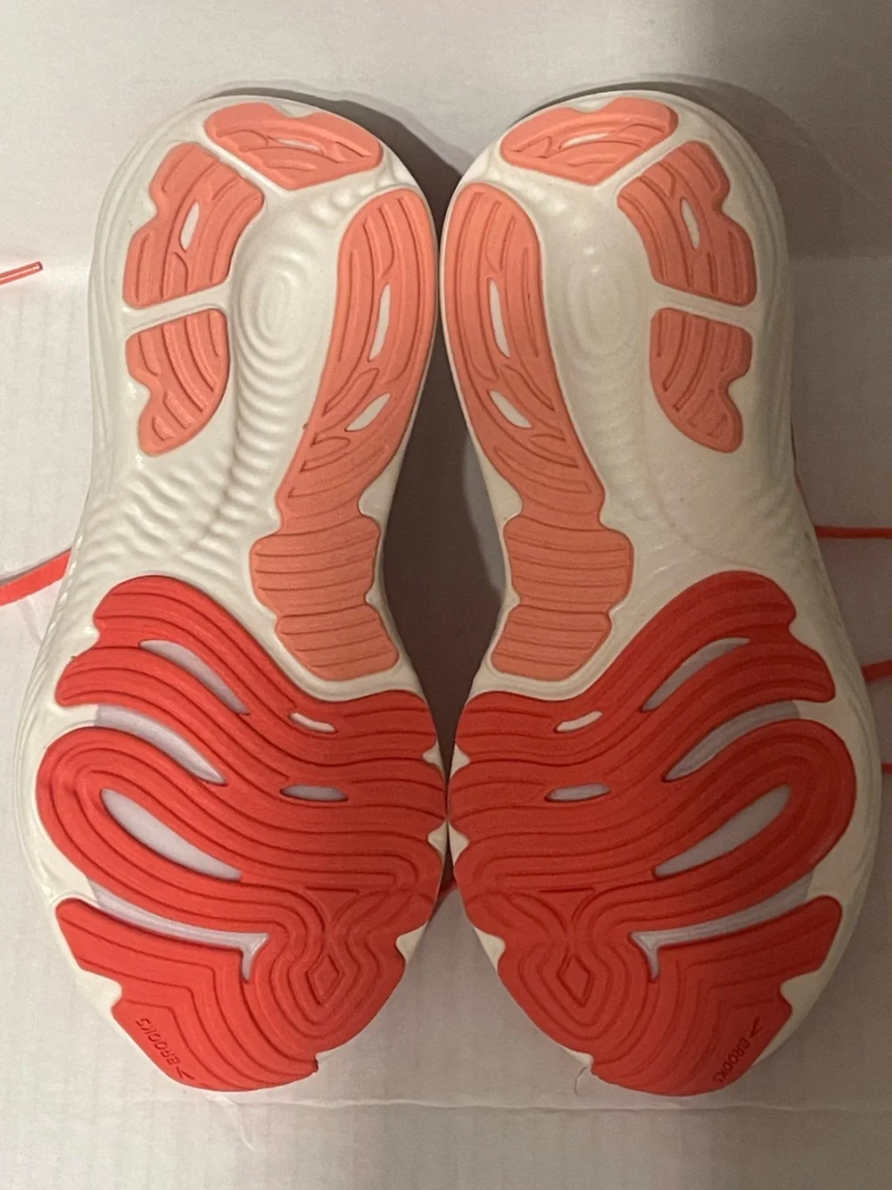 Brooks Glycerin 22 - Women’s 7 - Desert Flower/Hot Coral/Milk - NIB